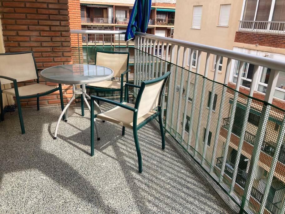 Centrico A 150m De La Playa Apartment *